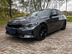 Grau Gebraucht 2019 BMW 318 Limousine | 18.699 € (Teuer)