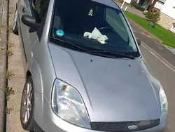 Silber Gebraucht 2004 Ford Fiesta Kleinwagen | 1.800 €