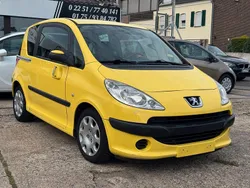 Gelb Gebraucht 2005 Peugeot 1007 Filou Kleinwagen | 1.899 € (Fairer Preis)