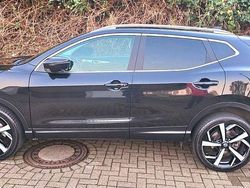 Schwarz Gebraucht 2017 Nissan Qashqai Tekna SUV | 13.900 € (Fairer Preis)