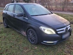 Schwarz Gebraucht 2014 Mercedes B180 Sport Van / Kleinbus | 7.250 € (Guter Preis)