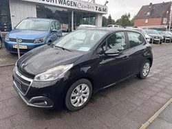 Schwarz Gebraucht 2018 Peugeot 208 Active Kleinwagen | 6.999 € (Fairer Preis)