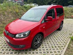 Rot Gebraucht 2013 VW Caddy Edition Van / Kleinbus | 9.990 €