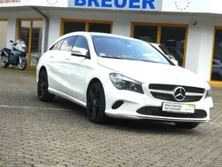 Weiß Gebraucht 2016 Mercedes CLA220 Shooting Brake Urban Kombi | 19.880 € (Guter Preis)