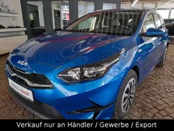 (b3l) blue flame met. (metallic) Gebraucht 2024 Kia Ceed Vision Kombi | 20.490 €