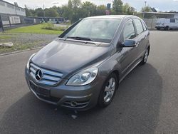 Grau Gebraucht 2010 Mercedes B200 Van / Kleinbus | 5.850 € (Guter Preis)
