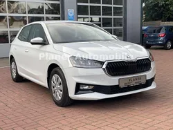 Weiß Gebraucht 2022 Skoda Fabia Active Kleinwagen | 14.500 € (Fairer Preis)