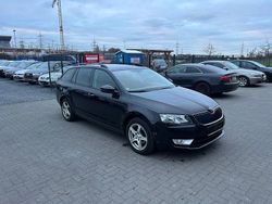Schwarz Gebraucht 2016 Skoda Octavia Ambition Kombi | 4.999 € (Teuer)