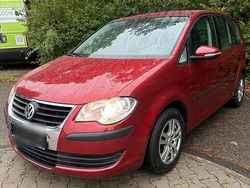 Rot Gebraucht 2009 VW Touran Van / Kleinbus | 5.500 € (Fairer Preis)