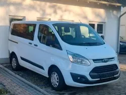 Weiß Gebraucht 2015 Ford Transit Custom Van / Kleinbus | 8.000 €