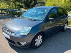 Grau Gebraucht 2004 Ford Fiesta Ghia Kleinwagen | 2.590 € (Fairer Preis)