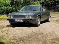 Grau Gebraucht 1992 Jaguar XJ40 Limousine | 4.800 €