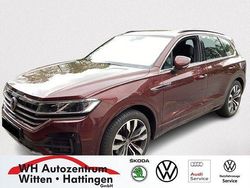 Malbec red metallic Gebraucht 2023 VW Touareg R-line SUV | 59.990 € (Etwas zu teuer)