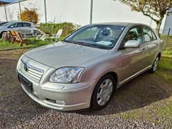 Silber Gebraucht 2005 Toyota Avensis Kleinwagen | 5.000 € (Etwas zu teuer)