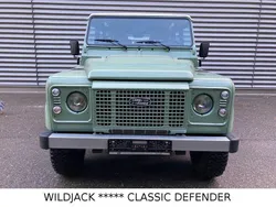 Grün Gebraucht 2016 Land Rover Defender Heritage SUV | 94.950 €