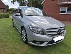 Grau Gebraucht 2014 Mercedes B180 Van / Kleinbus | 7.950 € (Guter Preis)