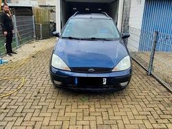 Blau Gebraucht 2002 Ford Focus Kombi | 950 € (Guter Preis)