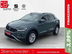Blau (petroleum blue metallic) Gebraucht 2024 VW T-Roc Life SUV | 22.450 € (Guter Preis)