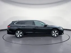Grenadillschwarz metallic Gebraucht 2024 VW Passat Business Kombi | 31.960 € (Guter Preis)