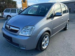 Grau Gebraucht 2006 Opel Meriva Van / Kleinbus | 2.799 €