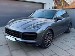Grau Gebraucht 2021 Porsche Cayenne GTS SUV | 72.000 € (Teuer)