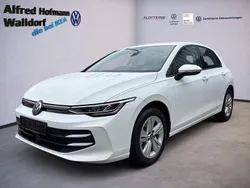 Pure white Gebraucht 2024 VW Golf VIII Life Limousine | 24.807 € (Fairer Preis)
