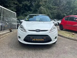 Weiß Gebraucht 2011 Ford Fiesta Titanium Kleinwagen | 3.699 € (Fairer Preis)