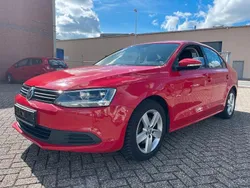 Rot Gebraucht 2012 VW Jetta Comfortline Limousine | 7.450 € (Fairer Preis)