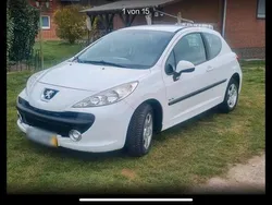 Weiß Gebraucht 2009 Peugeot 207 Kleinwagen | 2.450 € (Fairer Preis)