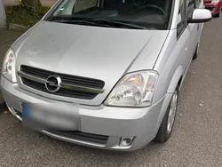Grau Gebraucht 2003 Opel Meriva Van / Kleinbus | 2.800 € (Fairer Preis)