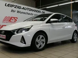 Weiß Gebraucht 2022 Hyundai i20 Select Limousine | 12.974 € (Fairer Preis)