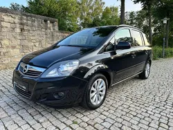 Schwarz Gebraucht 2014 Opel Zafira Family Van / Kleinbus | 4.400 € (Etwas zu teuer)