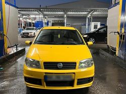 Gelb Gebraucht 2002 Fiat Punto Kleinwagen | 1.750 €