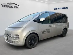 Shimmering silver / met Gebraucht 2024 Hyundai Staria Prime Van | 51.987 € (Teuer)