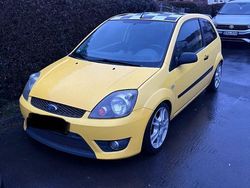 Gelb Gebraucht 2007 Ford Fiesta Limousine | 2.499 € (Fairer Preis)
