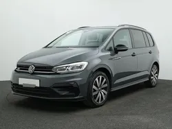 Grau Gebraucht 2024 VW Touran Highline Van / Kleinbus | 39.589 € (Teuer)