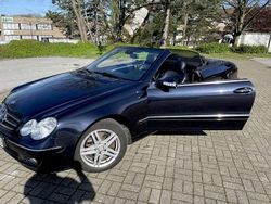 Schwarz Gebraucht 2008 Mercedes CLK200 Avantgarde Cabrio | 8.700 € (Fairer Preis)