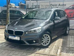 Grau Gebraucht 2017 BMW 218 Active Tourer Advantage Van / Kleinbus | 15.980 € (Fairer Preis)