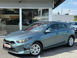 Grau Neu 2025 Kia Ceed 4 Limousine | 26.599 € (Fairer Preis)