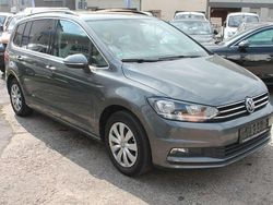 Grau Gebraucht 2018 VW Touran Comfortline Van / Kleinbus | 12.450 € (Fairer Preis)