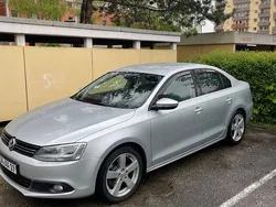 Silber Gebraucht 2011 VW Jetta Highline Limousine | 8.700 € (Etwas zu teuer)