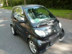 Schwarz Gebraucht 2006 Smart ForTwo Coupé Pure Coupé | 2.400 € (Fairer Preis)
