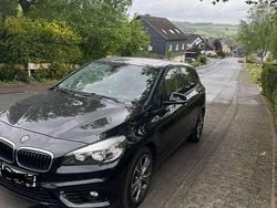 Schwarz Gebraucht 2015 BMW 220 Van / Kleinbus | 14.200 € (Fairer Preis)