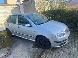 Silber Gebraucht 2005 Skoda Fabia Kleinwagen | 800 € (Superpreis)