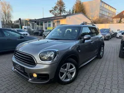 Melting silver metallic Gebraucht 2019 Mini One Countryman Pepper SUV | 16.980 € (Fairer Preis)