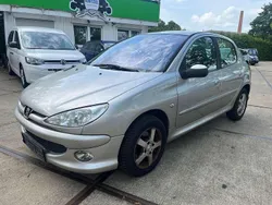 Silber Gebraucht 2003 Peugeot 206 Limousine | 600 € (Superpreis)