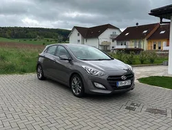 Grau Gebraucht 2015 Hyundai i30 Limousine | 6.500 € (Fairer Preis)