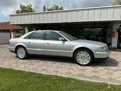 Silber Gebraucht 2002 Audi A8 Limousine | 15.000 €