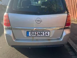 Grau Gebraucht 2006 Opel Zafira Van / Kleinbus | 1.499 € (Guter Preis)