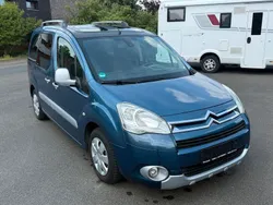 Lackierung blau kyanos/metalli Gebraucht 2011 Citroën Berlingo SELECTION Van / Kleinbus | 4.990 € (Fairer Preis)